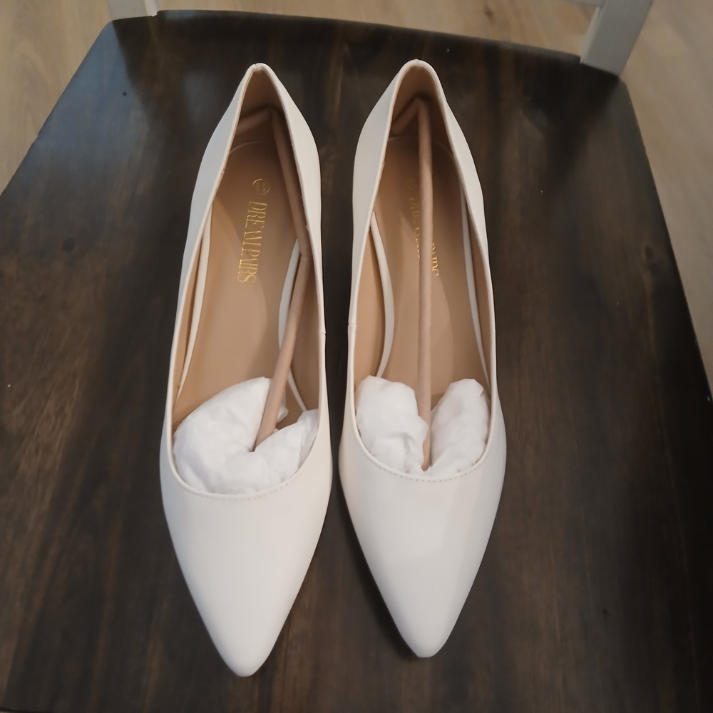 Dream Pairs Elegant White Heels NWOT